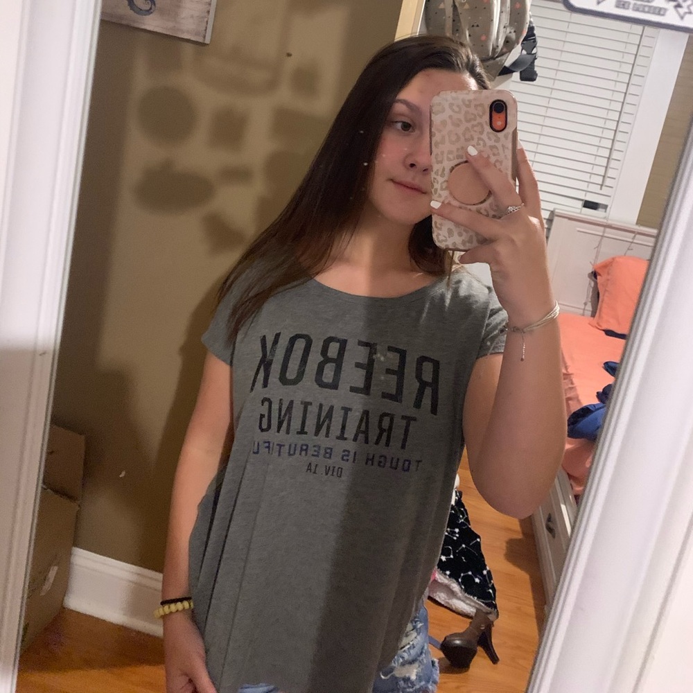 athletic tee